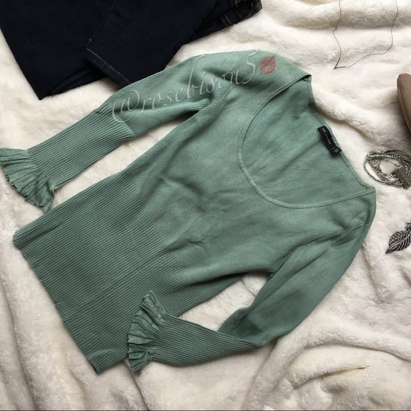 {LIMITED} Silk Knit Scoop Neck 3/4 Sleeve Top - Picture 4 of 8